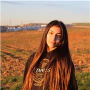 Estudiante de bachillerato, profesora para niños y niñas de primaria y primero y segundo de la ESO